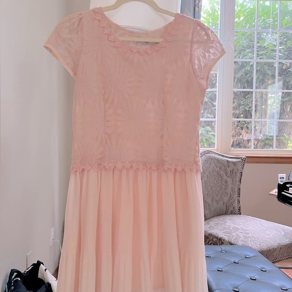 Dress sale $18/each - Picture 3 of 8